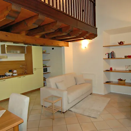 Apartment The Flowers 2 Desenzano del Garda
